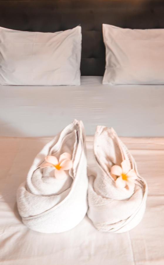 Tangkoko Lodge Bitung Экстерьер фото